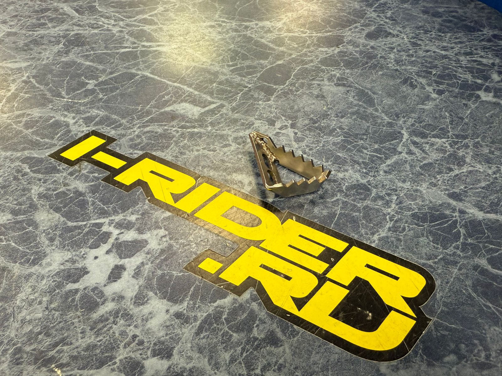 Треугольник кончик рычага заднего тормоза KTM OEM 55413051000Replica Эндуро маленькая