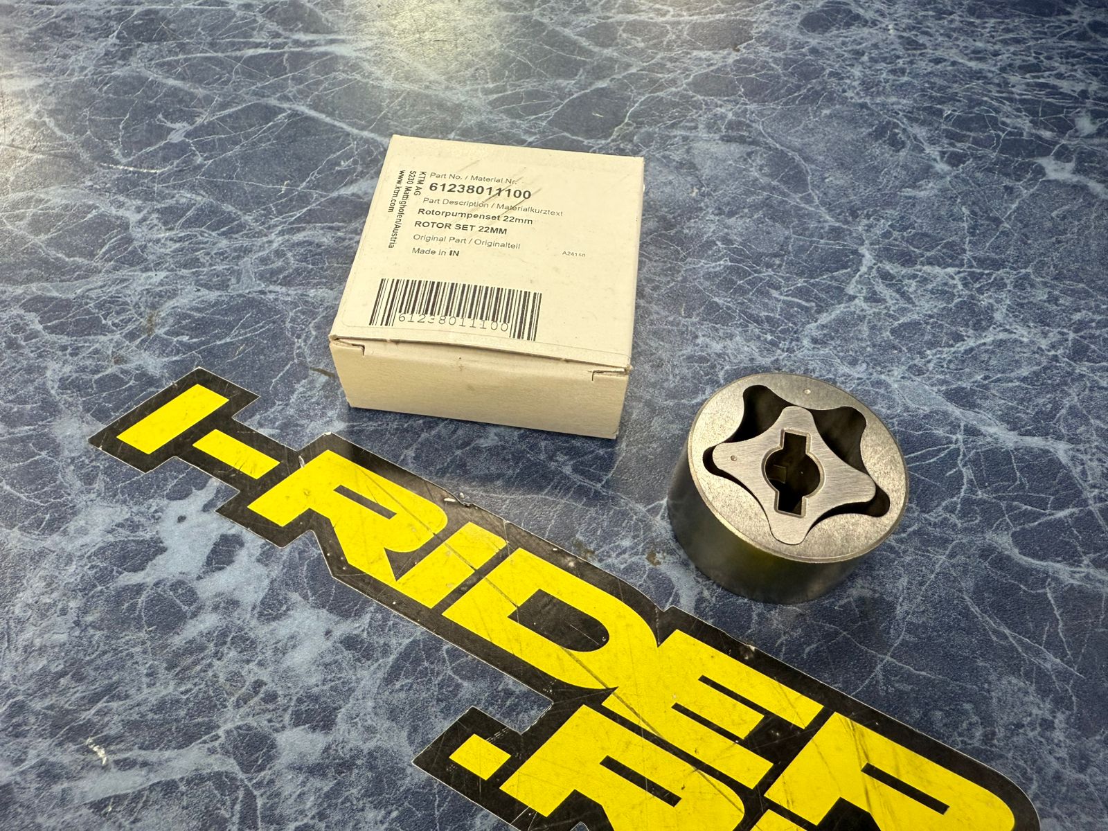 Шестерня маслонасоса KTM OEM 61238011100