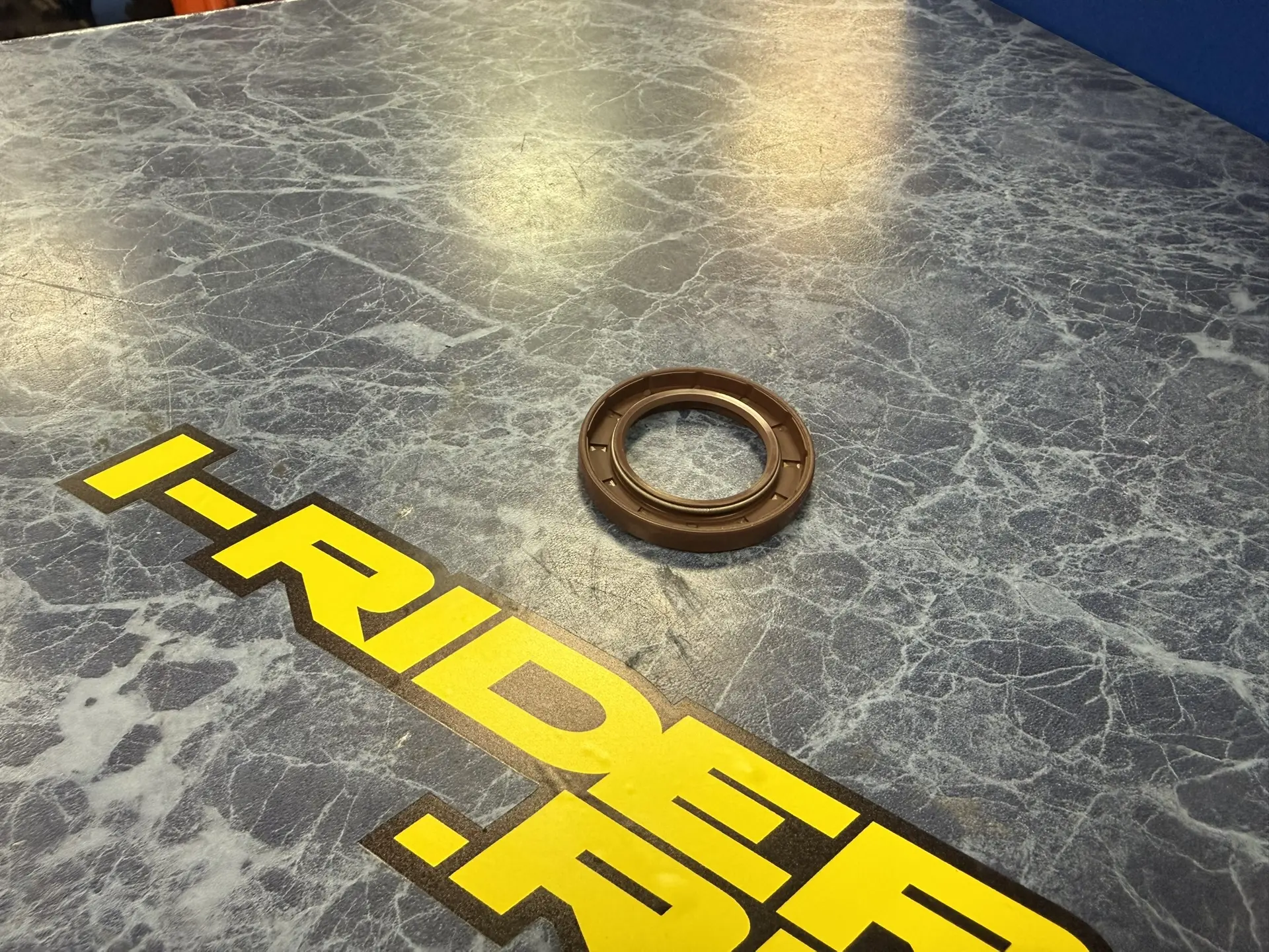 Сальник коленвала сторона генератора KTM OEM 0760304760 SX-F 4T 30X47X6mm