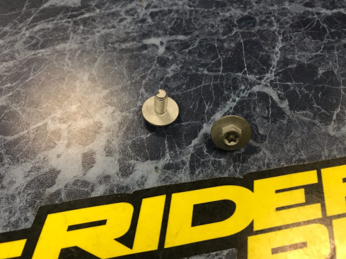 Болт KTM OEM 0024060123 M6X12